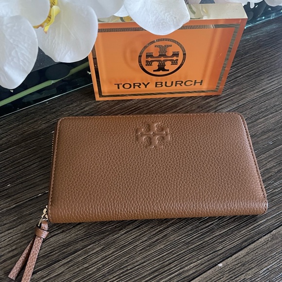 Tory Burch Handbags - Tory Burch Moose color wallet